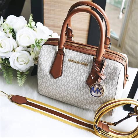 cheap michael kors bags dubai|cheap michael kors handbags 39.99.